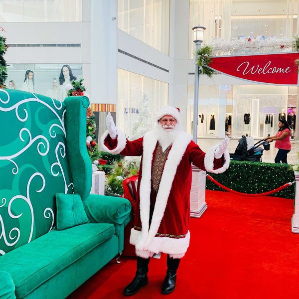 Pose With Santa at La Plaza Mall 